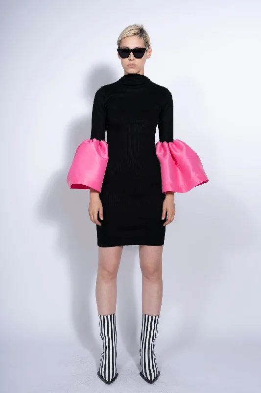 BLACK AND PINK RIB DRESS WITH PUFF SLEEVES